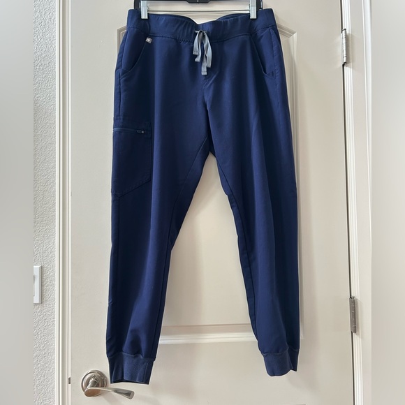 Figs Pants - Figs Technical Collection drawstring jogger cargo pants. Navy. Size L. EUC
